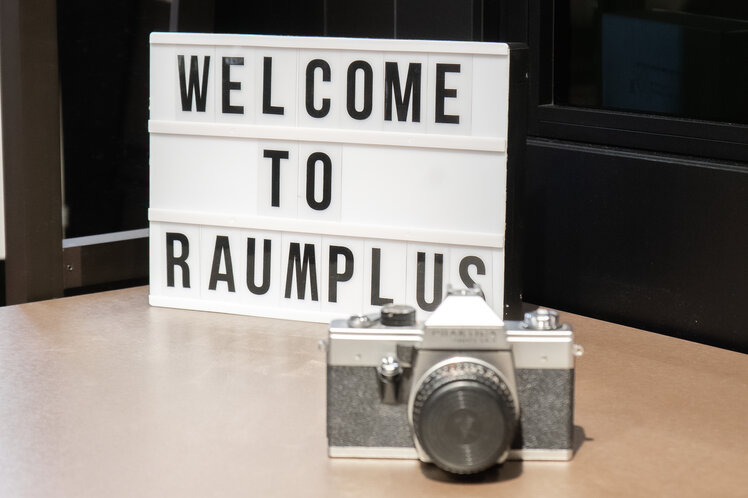 [Translate to French:] Welcome @raumplus - imm Spring Edition 2023